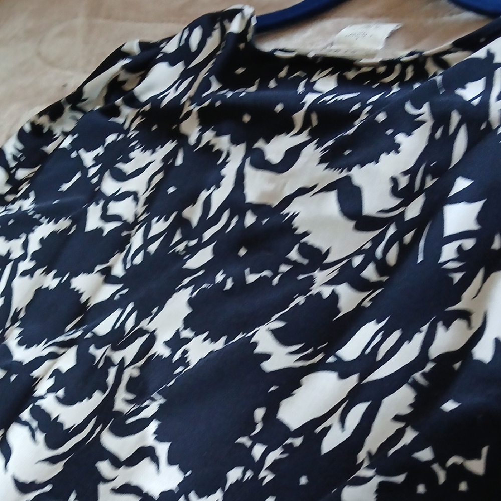 Max Studio Black and Cream Floral Blouse - Picture 8 of 14